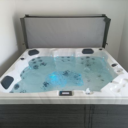 La Grande Baie Spa Privatif A 15 Min Du Mt St Michel プレーヌ・フジェール エクステリア 写真